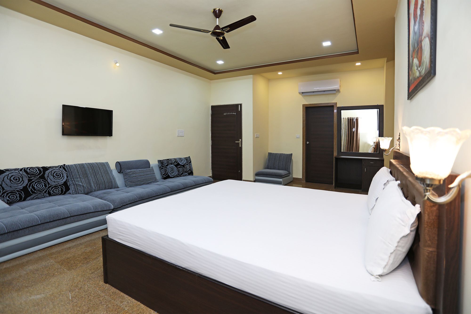 Oyo 9428 Hill View Room Goverdhan Vilas ウダイプル エクステリア 写真