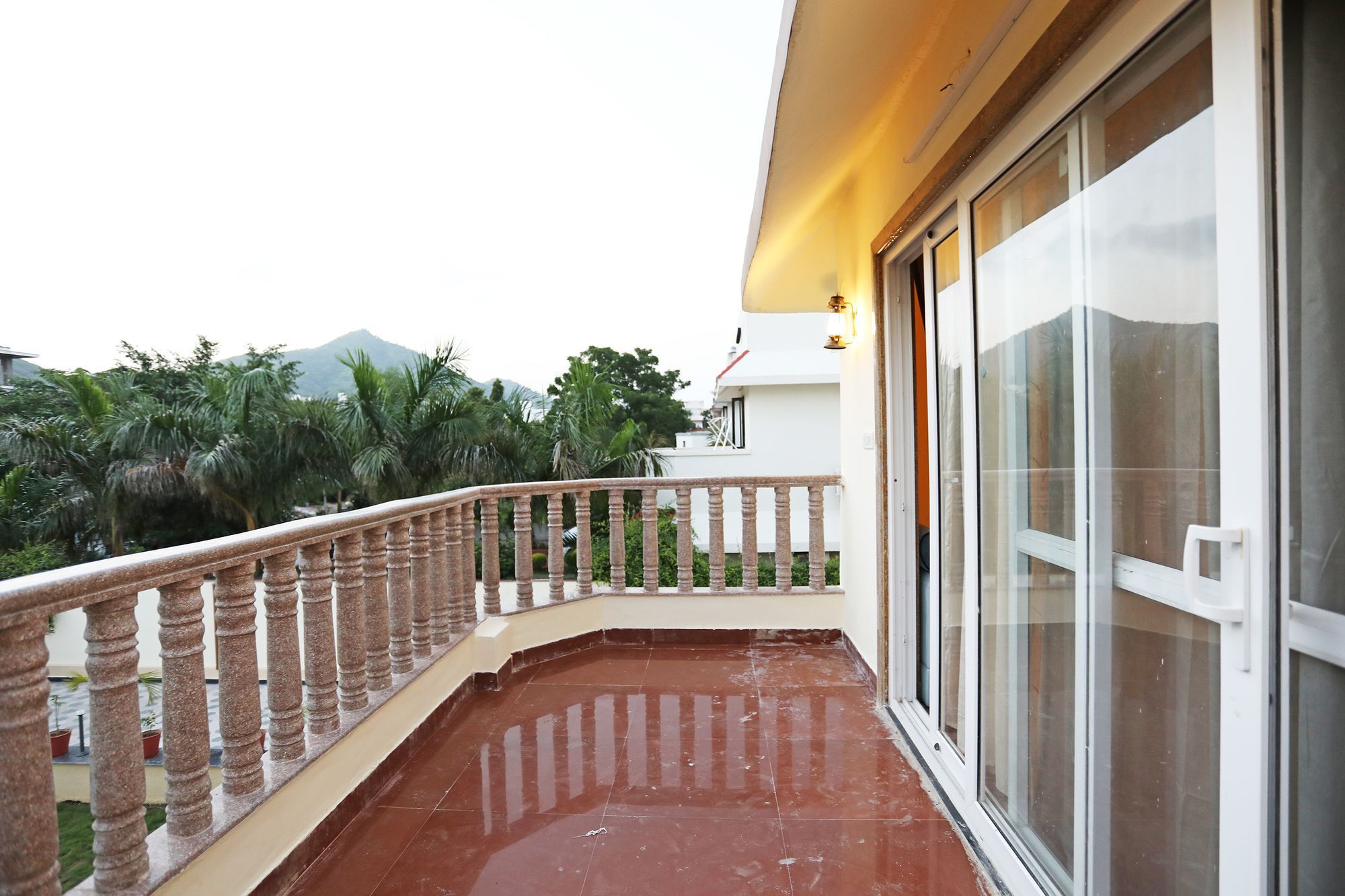 Oyo 9428 Hill View Room Goverdhan Vilas ウダイプル エクステリア 写真