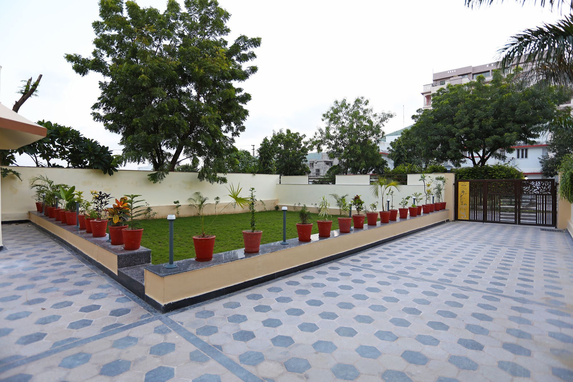Oyo 9428 Hill View Room Goverdhan Vilas ウダイプル エクステリア 写真