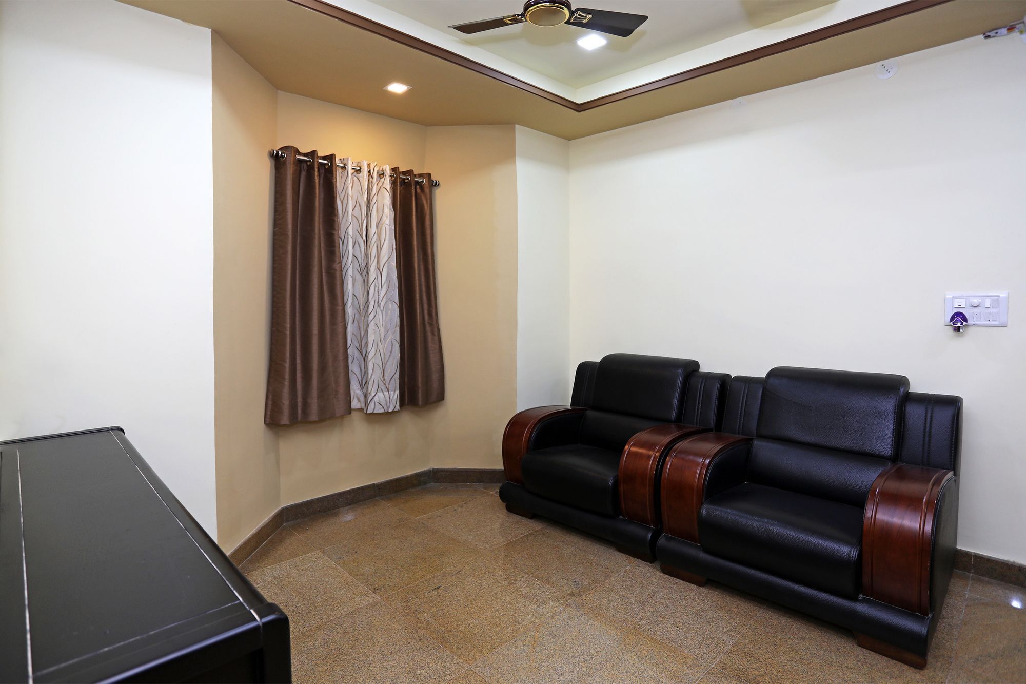Oyo 9428 Hill View Room Goverdhan Vilas ウダイプル エクステリア 写真
