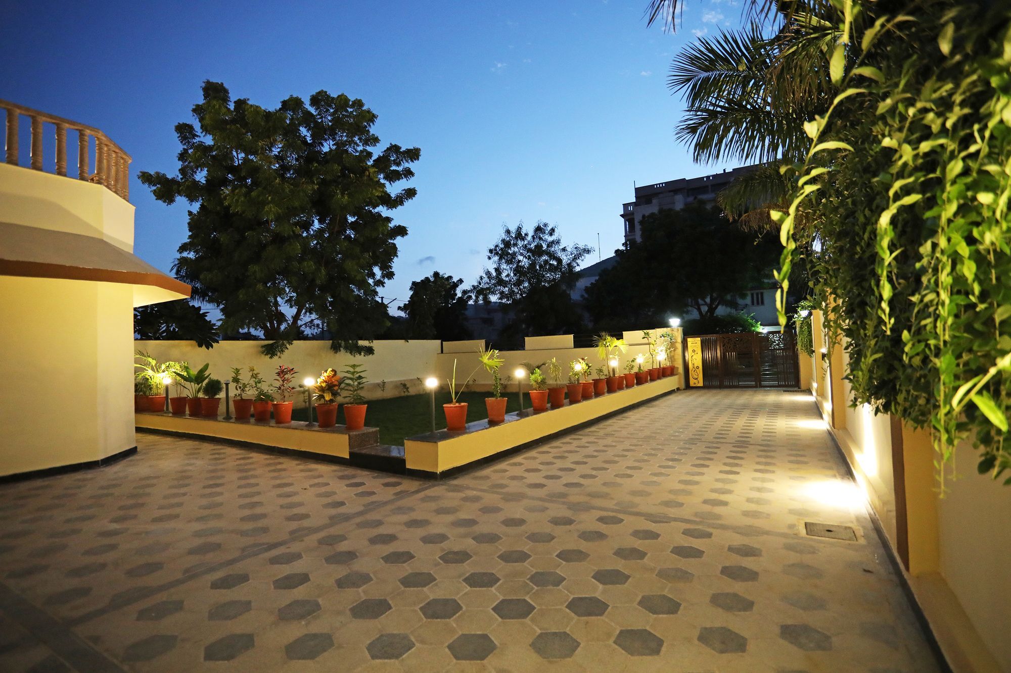 Oyo 9428 Hill View Room Goverdhan Vilas ウダイプル エクステリア 写真