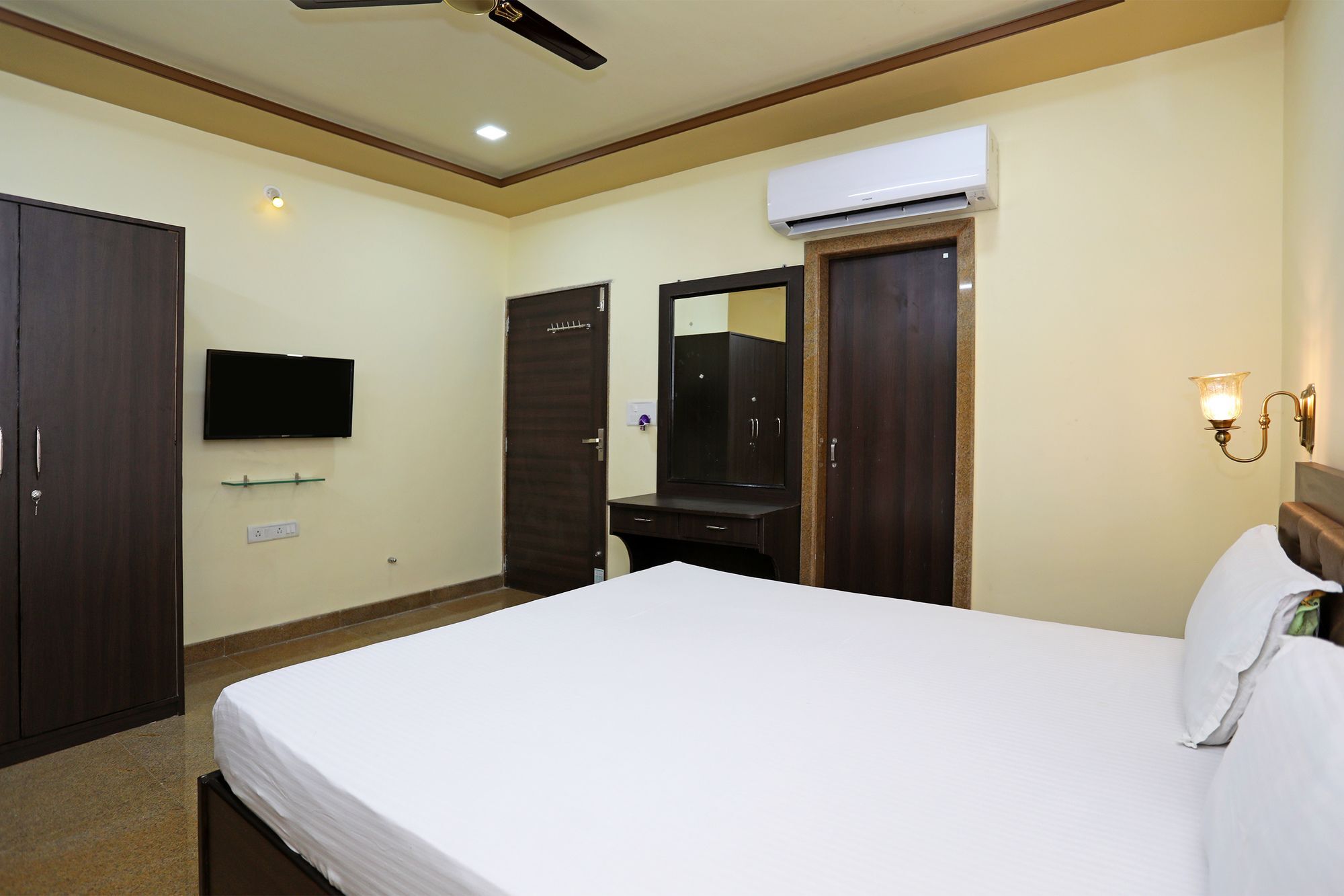 Oyo 9428 Hill View Room Goverdhan Vilas ウダイプル エクステリア 写真
